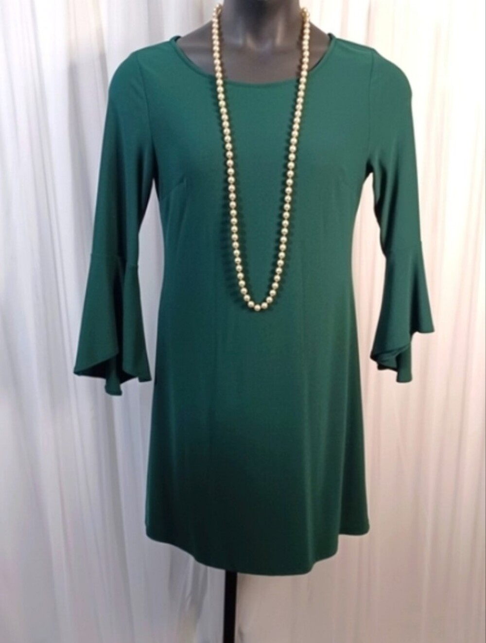 Emerald Green Midi Dress with Bateau Neckline and Bell Sleeves Size: M